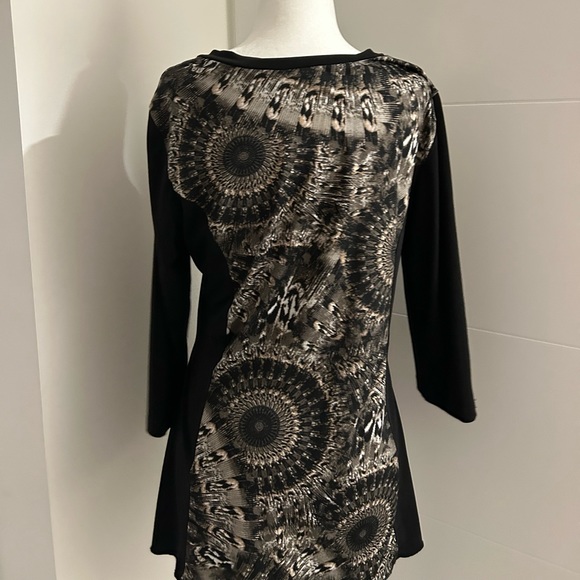 Pretty Patterned Tunic - Picture 2 of 4